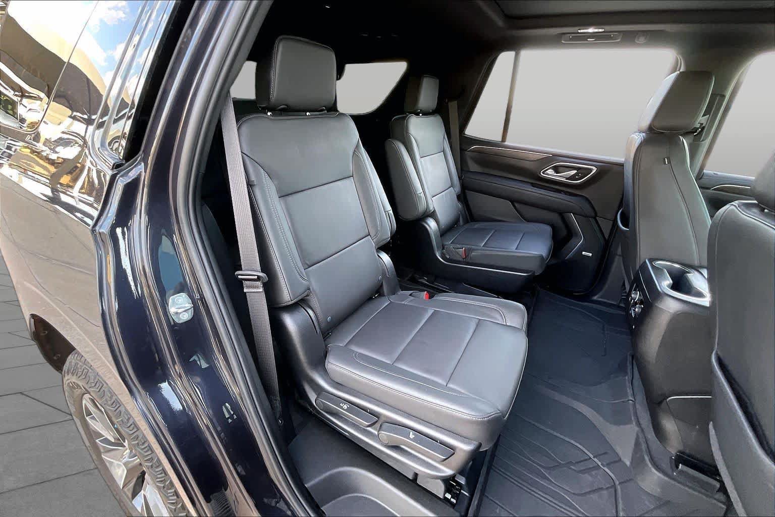 Used 2024 Chevrolet Tahoe Z71 w/ Luxury Package AWD/4WD image 20
