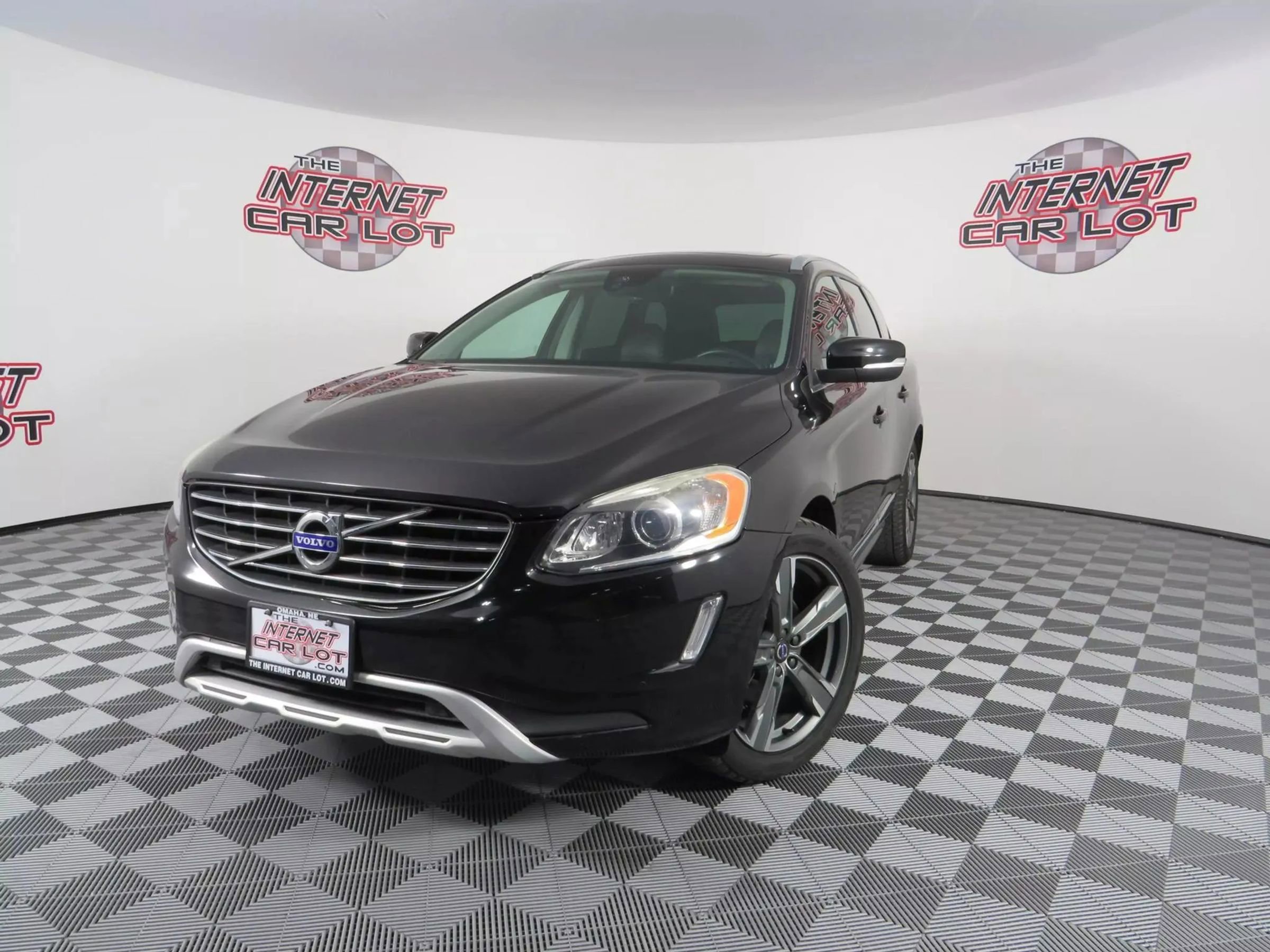 Used 2017 Volvo XC60 T6 Dynamic w/ Preferred Option Package