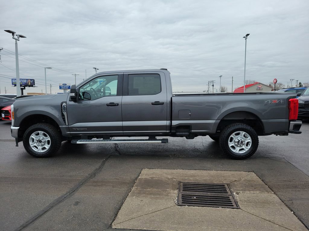 Certified 2025 Ford F250 XLT AWD/4WD image 7