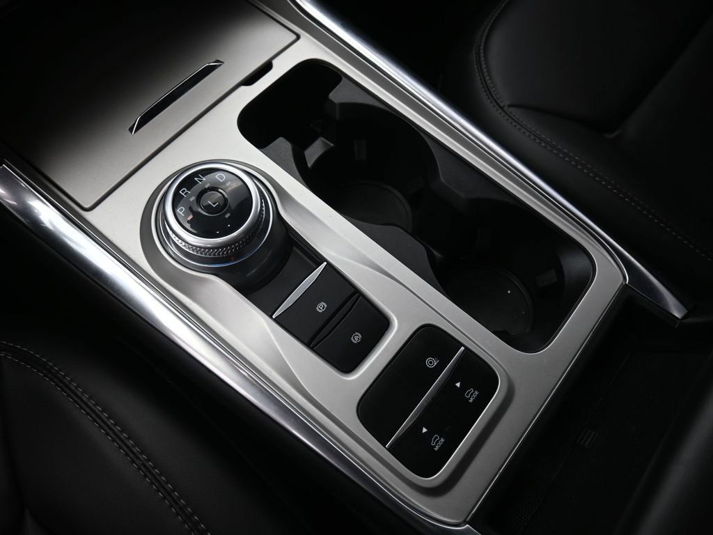 Used 2022 Ford Explorer XLT w/ Equipment Group 202A image 31