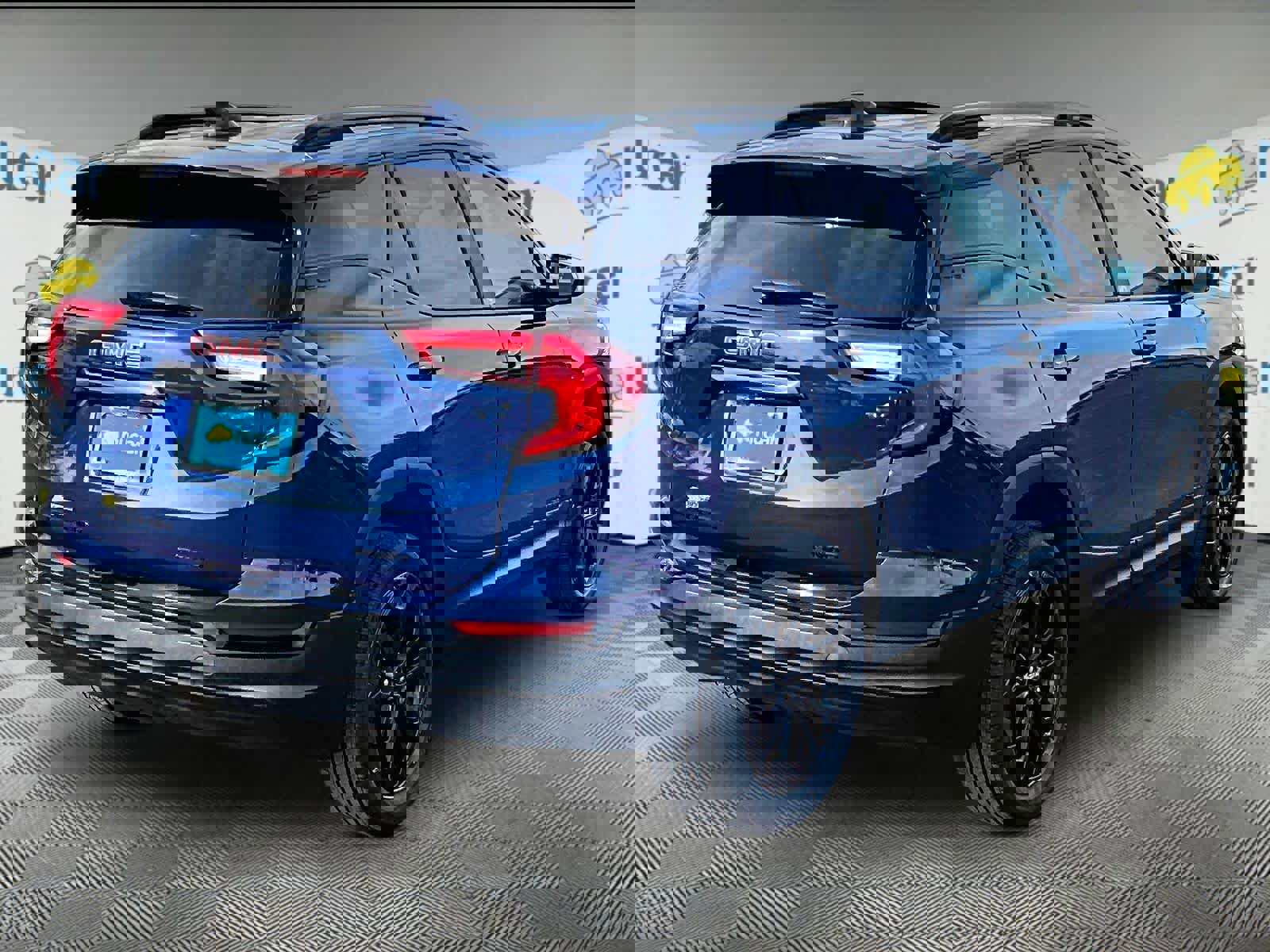 Used 2022 GMC Terrain SLE w/ Driver Convenience Package image 6