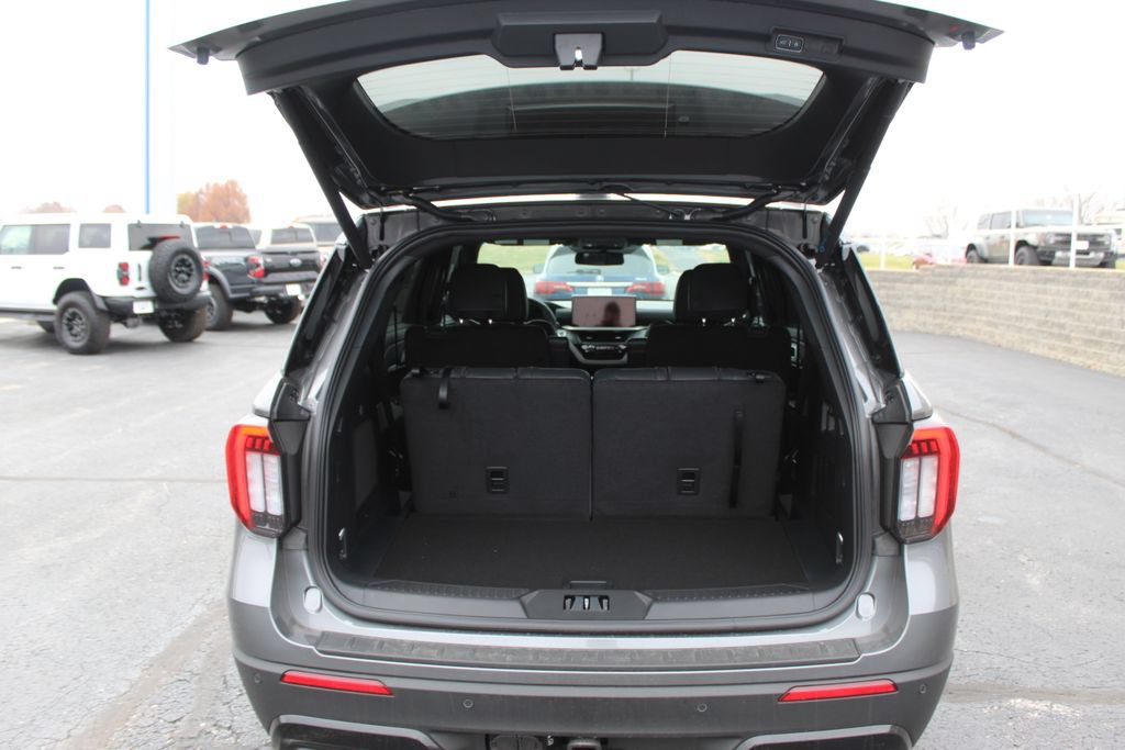 New 2026 Ford Explorer ST-Line w/ ST-Line Street Pack AWD/4WD image 14