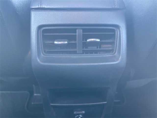 Used 2020 Ford Edge SE image 20