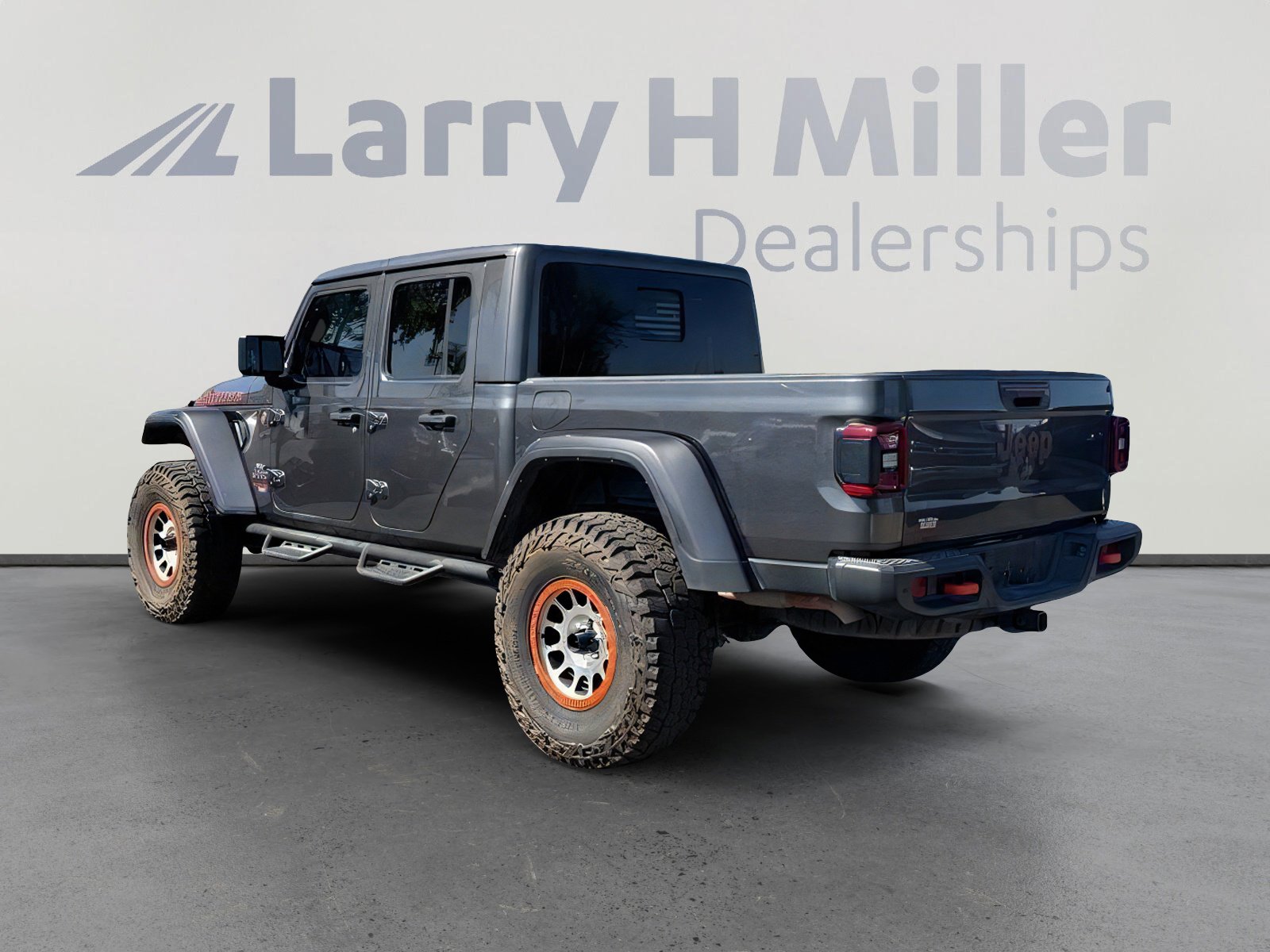 Used 2021 Jeep Gladiator Mojave AWD/4WD image 3