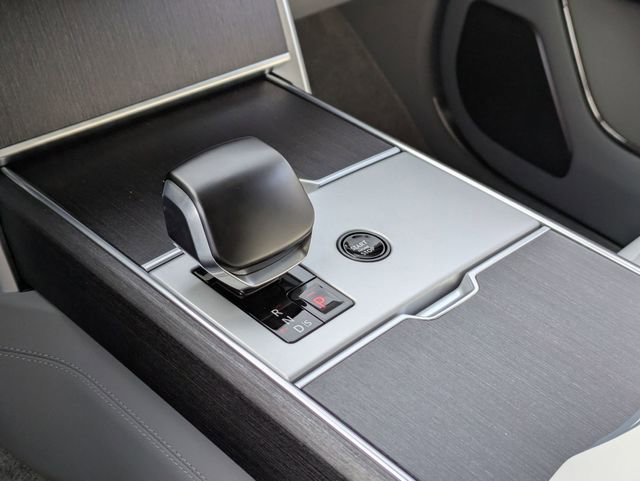 New 2026 Land Rover Range Rover SV image 9