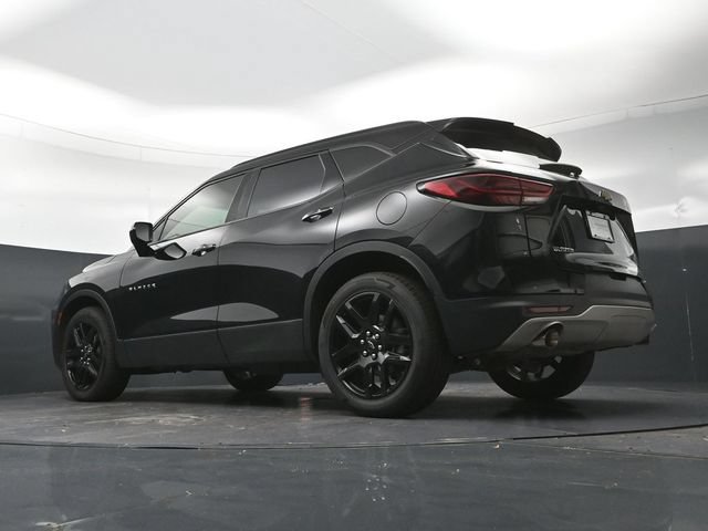 Used 2023 Chevrolet Blazer LT w/ Sound & Technology Package FWD image 32