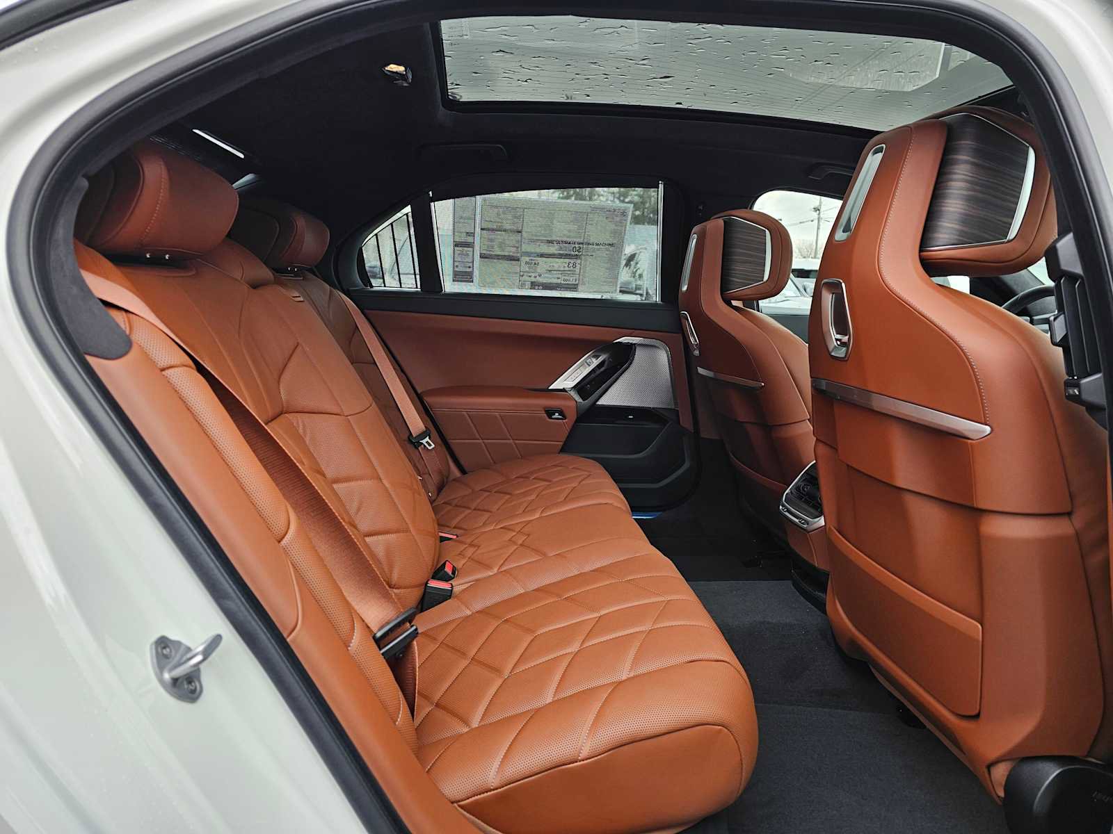 New 2025 BMW i7 xDrive60 w/ Executive Package image 15