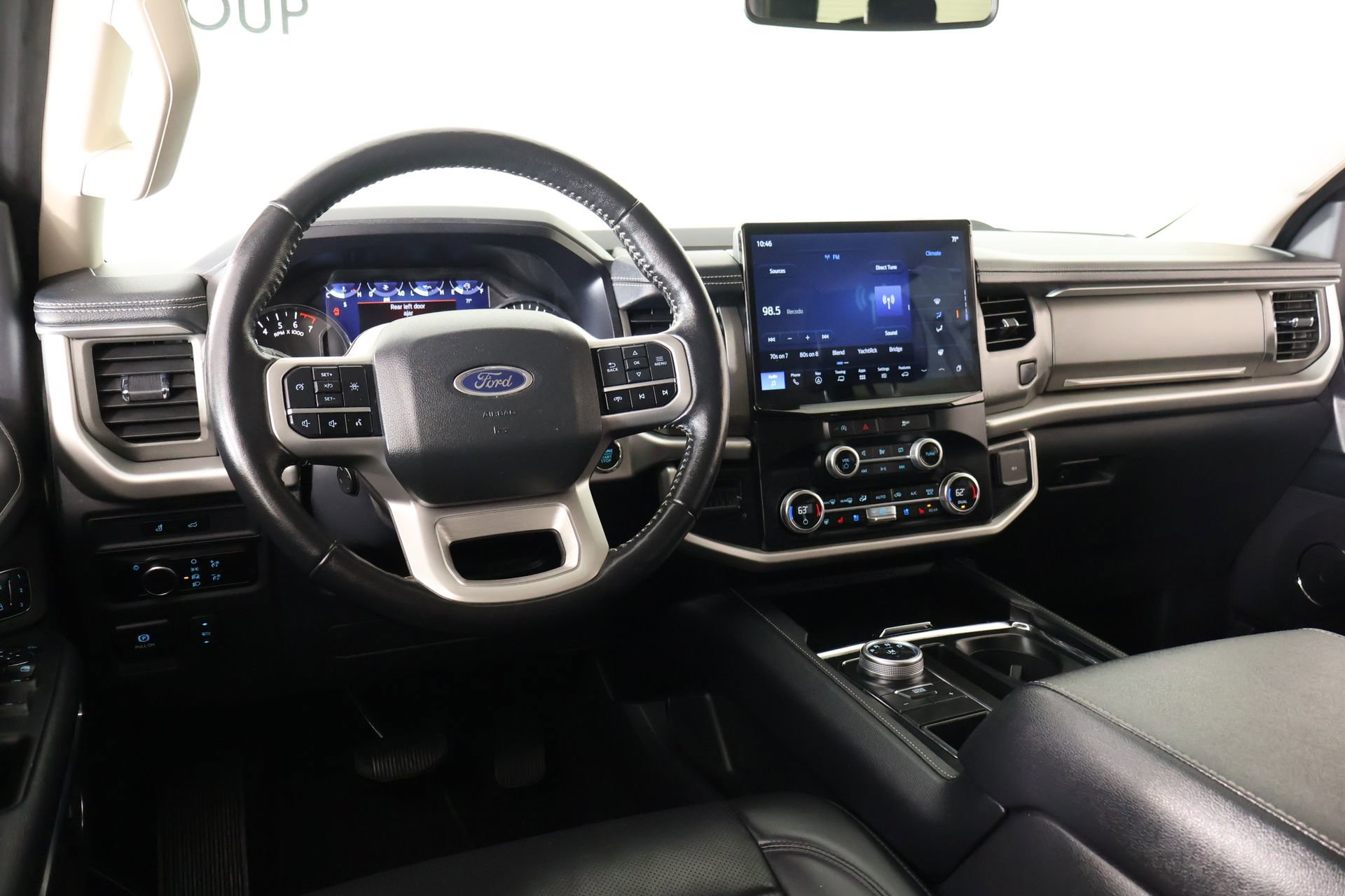 Used 2024 Ford Expedition Max XLT image 2