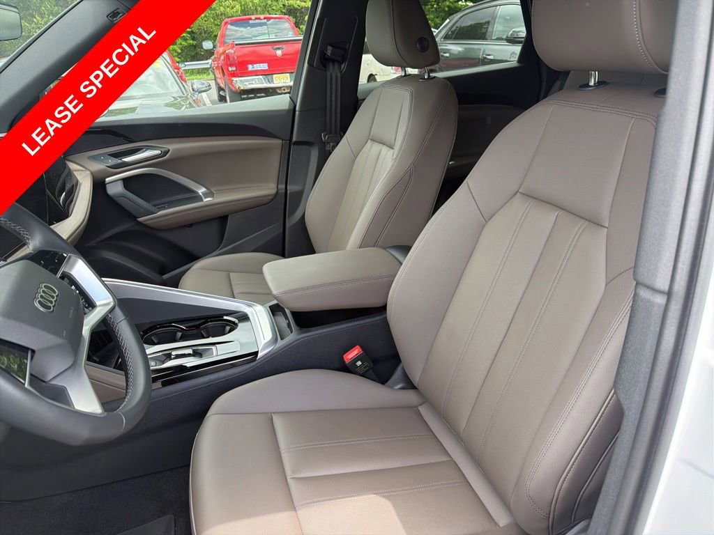 Certified 2025 Audi Q5 Premium w/ Convenience Package AWD/4WD image 5
