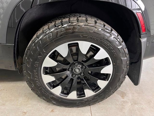 Used 2025 Land Rover Defender 130 V8 image 26