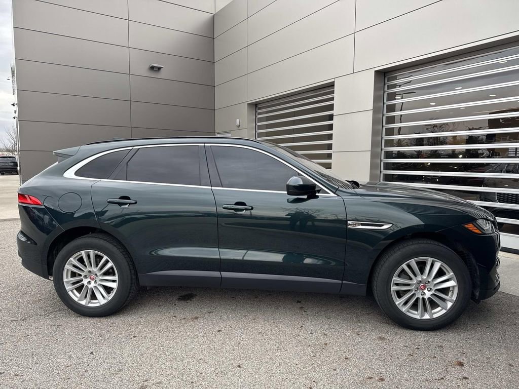 Used 2018 Jaguar F-PACE Prestige image 8