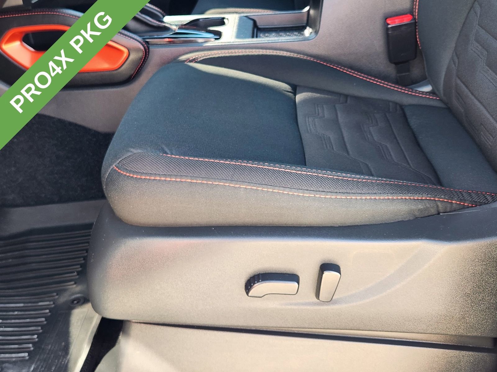 Used 2024 Nissan Frontier PRO-4X w/ Off-Road Protection Package image 27