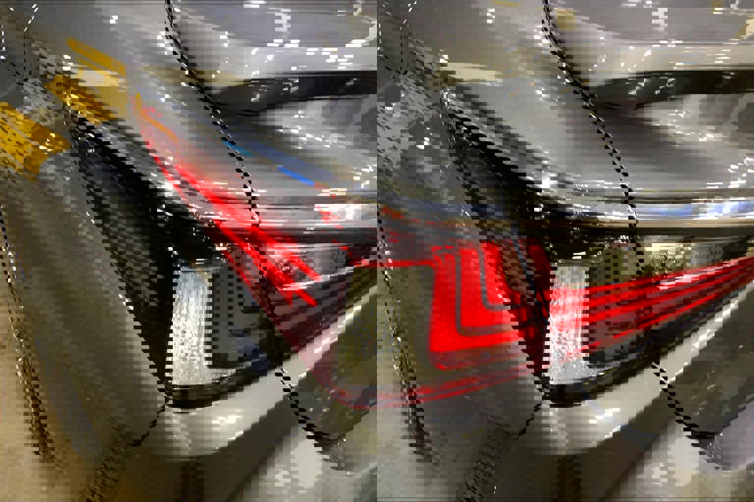 Used 2025 Lexus ES 300h w/ Luxury Package image 28