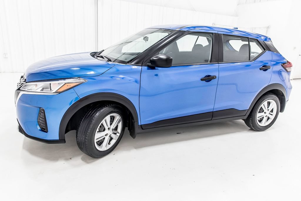 Used 2025 Nissan Kicks Play S FWD image 3