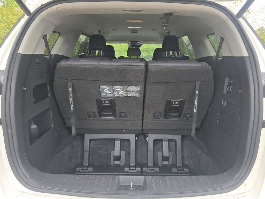 Used 2024 Kia Carnival FWD image 15