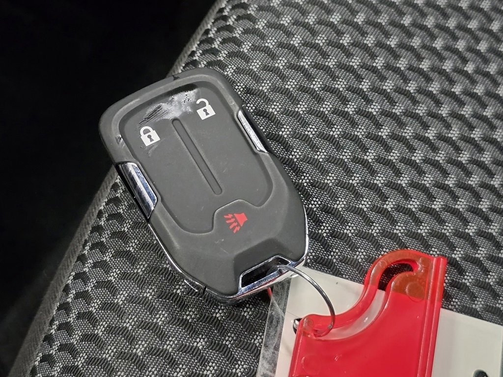 Used 2023 GMC Terrain SLE image 32