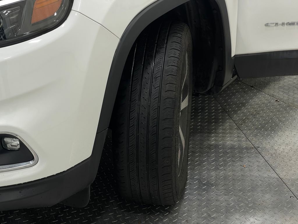 Used 2019 Jeep Cherokee Limited image 35