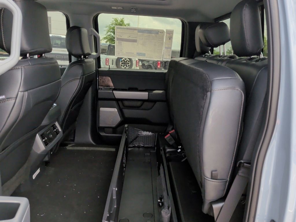 New 2026 Ford F250 Lariat w/ Black Appearance Package image 42