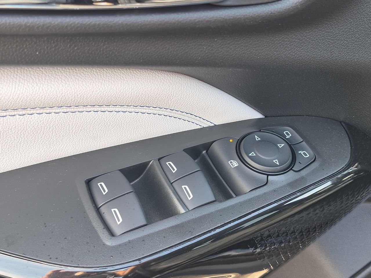 New 2026 Chevrolet Trax LT w/ Driver Confidence Package FWD image 23
