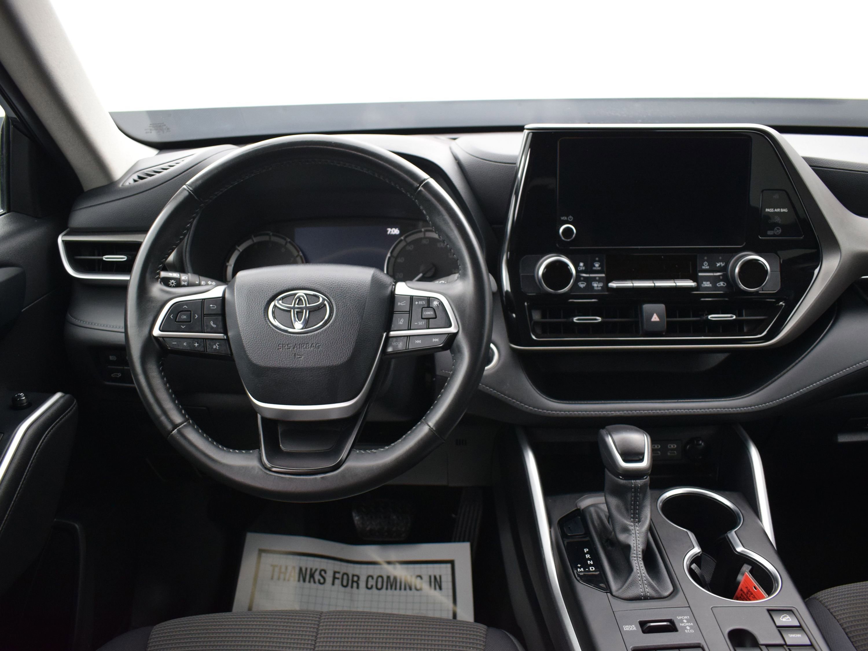 Used 2024 Toyota Highlander LE image 17