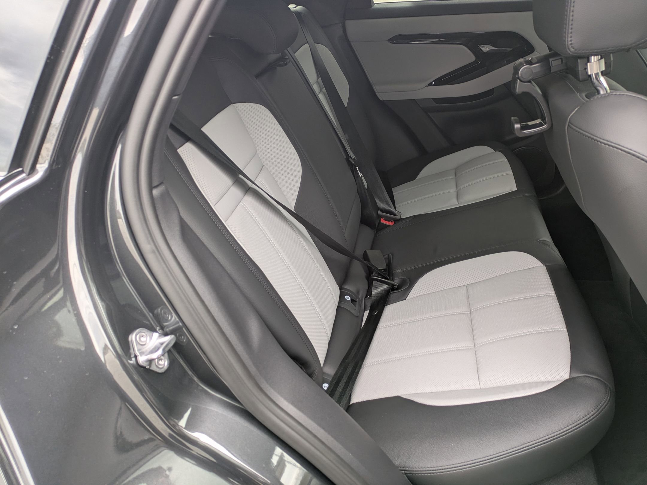 New 2026 Land Rover Range Rover Evoque Dynamic SE image 28