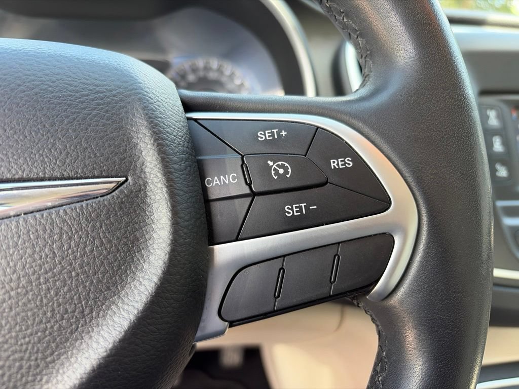 Used 2015 Chrysler 200 Limited w/ Convenience Group FWD image 9