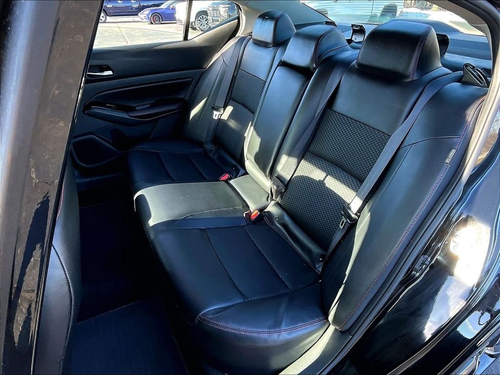 Used 2024 Nissan Altima 2.5 SR AWD/4WD image 14