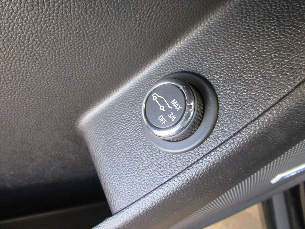 Used 2023 Chevrolet Traverse Premier image 29