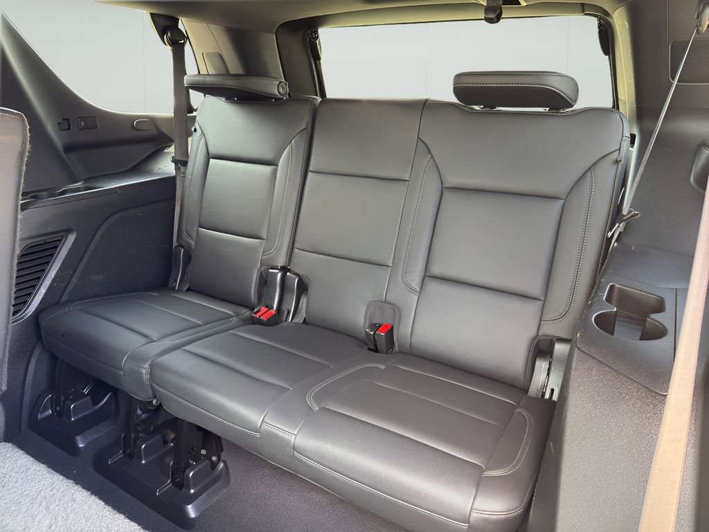 Used 2022 Chevrolet Tahoe Z71 w/ Luxury Package AWD/4WD image 13