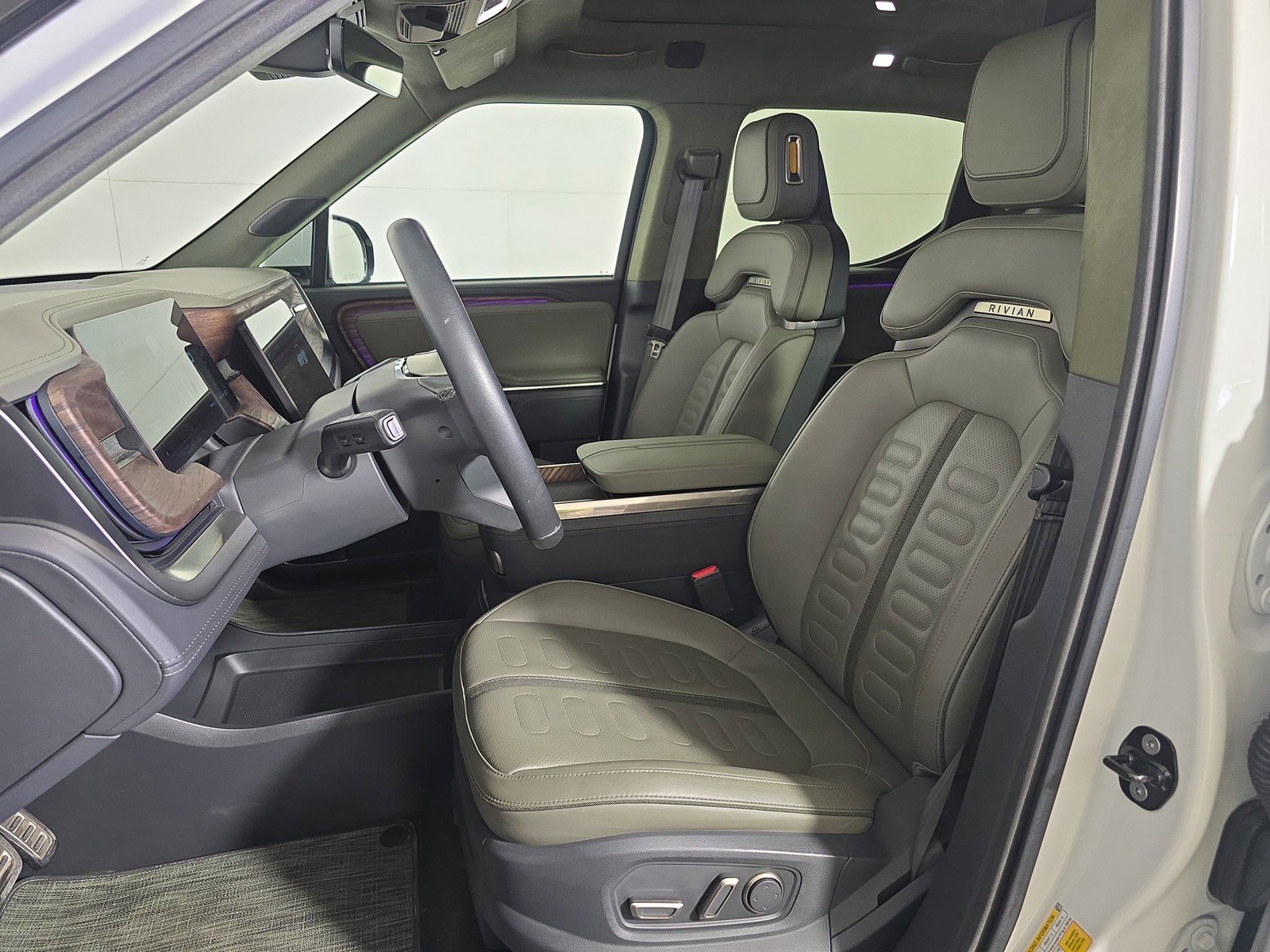 Used 2023 Rivian R1T Adventure AWD/4WD image 20