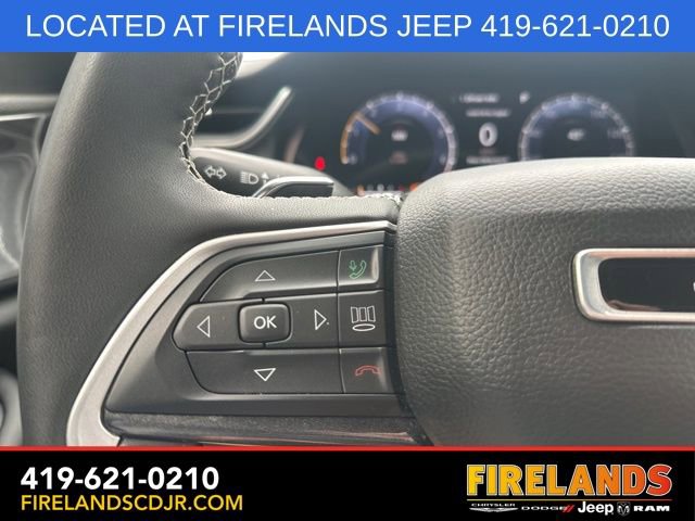Used 2023 Jeep Grand Cherokee Altitude image 23