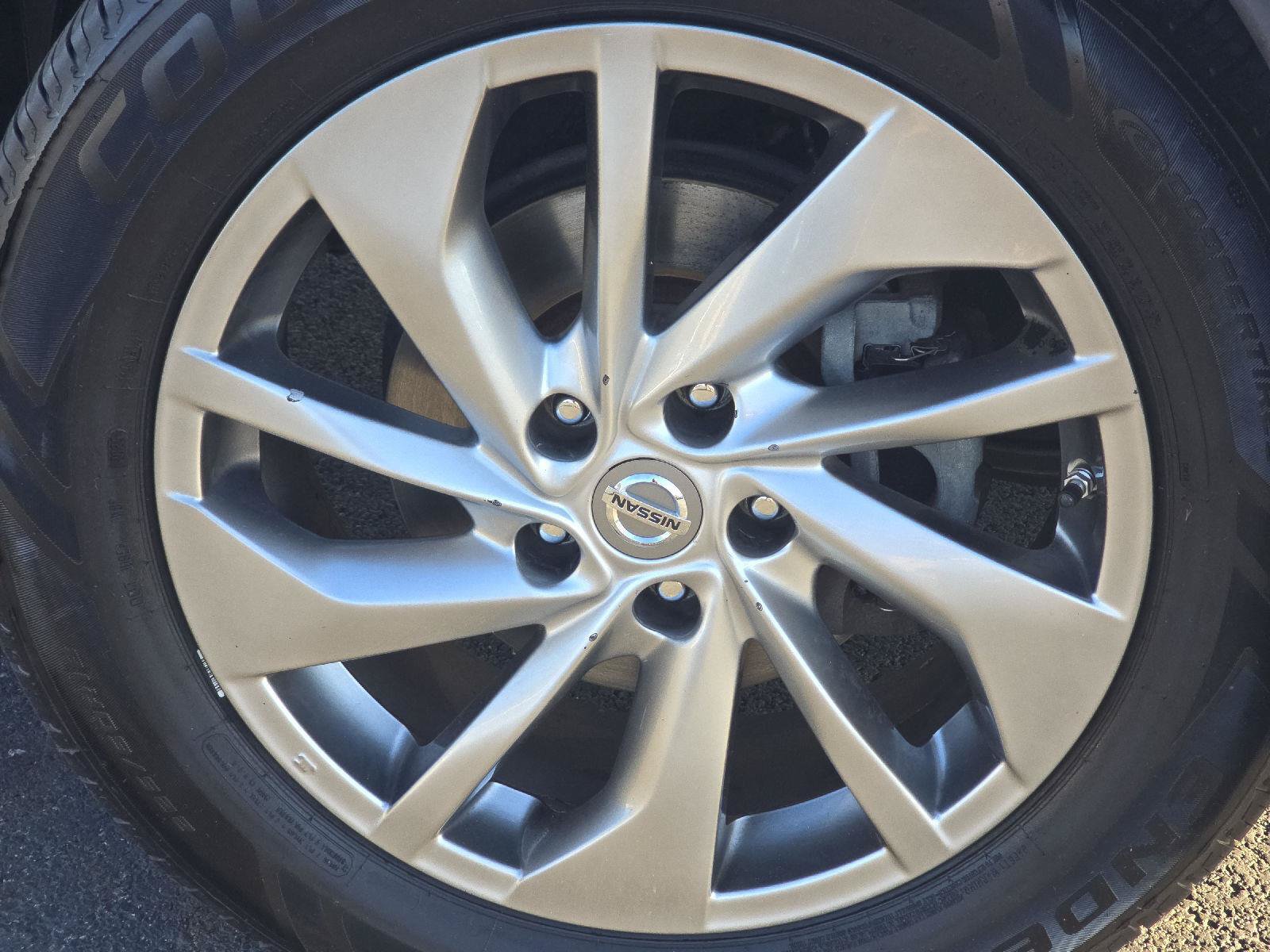 Used 2015 Nissan Rogue SL AWD/4WD image 6