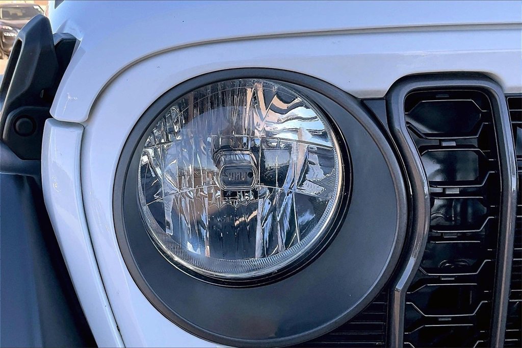 Used 2024 Jeep Wrangler Sport S image 27