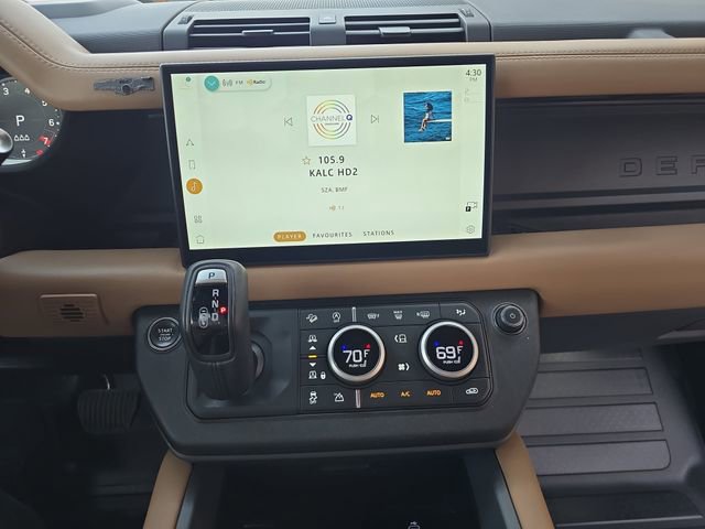 Used 2025 Land Rover Defender 90 X-Dynamic SE image 19