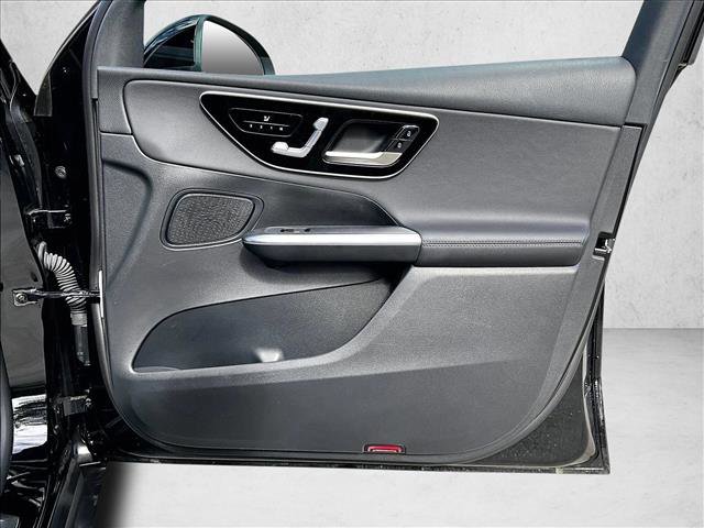 Used 2025 Mercedes-Benz GLC 300 4MATIC image 19