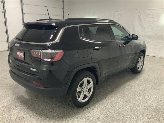 Used 2023 Jeep Compass Latitude image 5