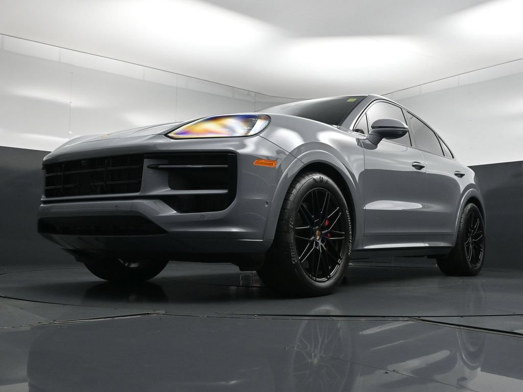 Certified 2025 Porsche Cayenne GTS AWD/4WD image 24