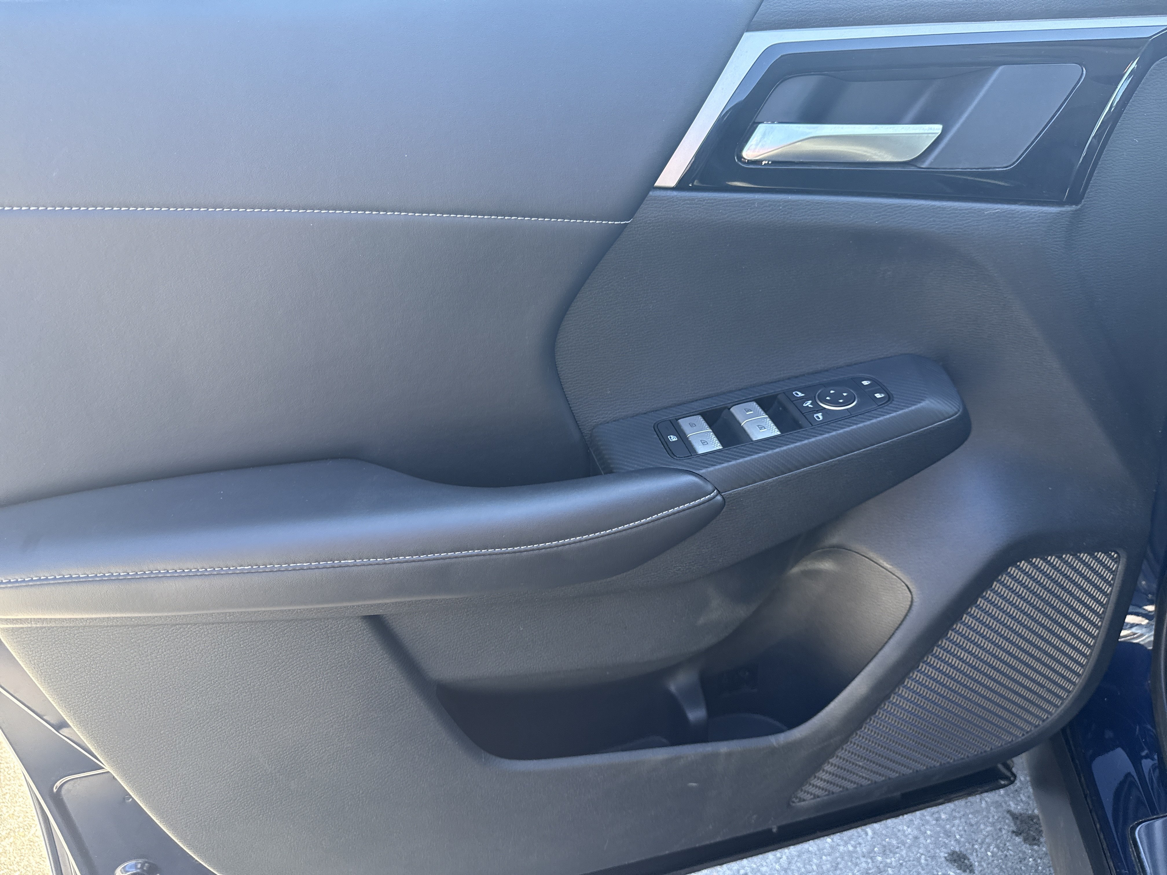 Used 2023 Mitsubishi Outlander SE AWD/4WD image 15
