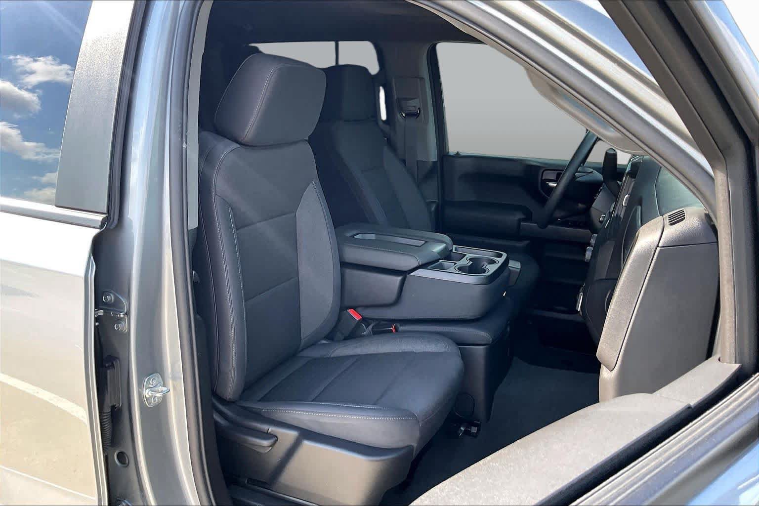 Used 2026 Chevrolet Silverado 1500 Custom RWD image 9