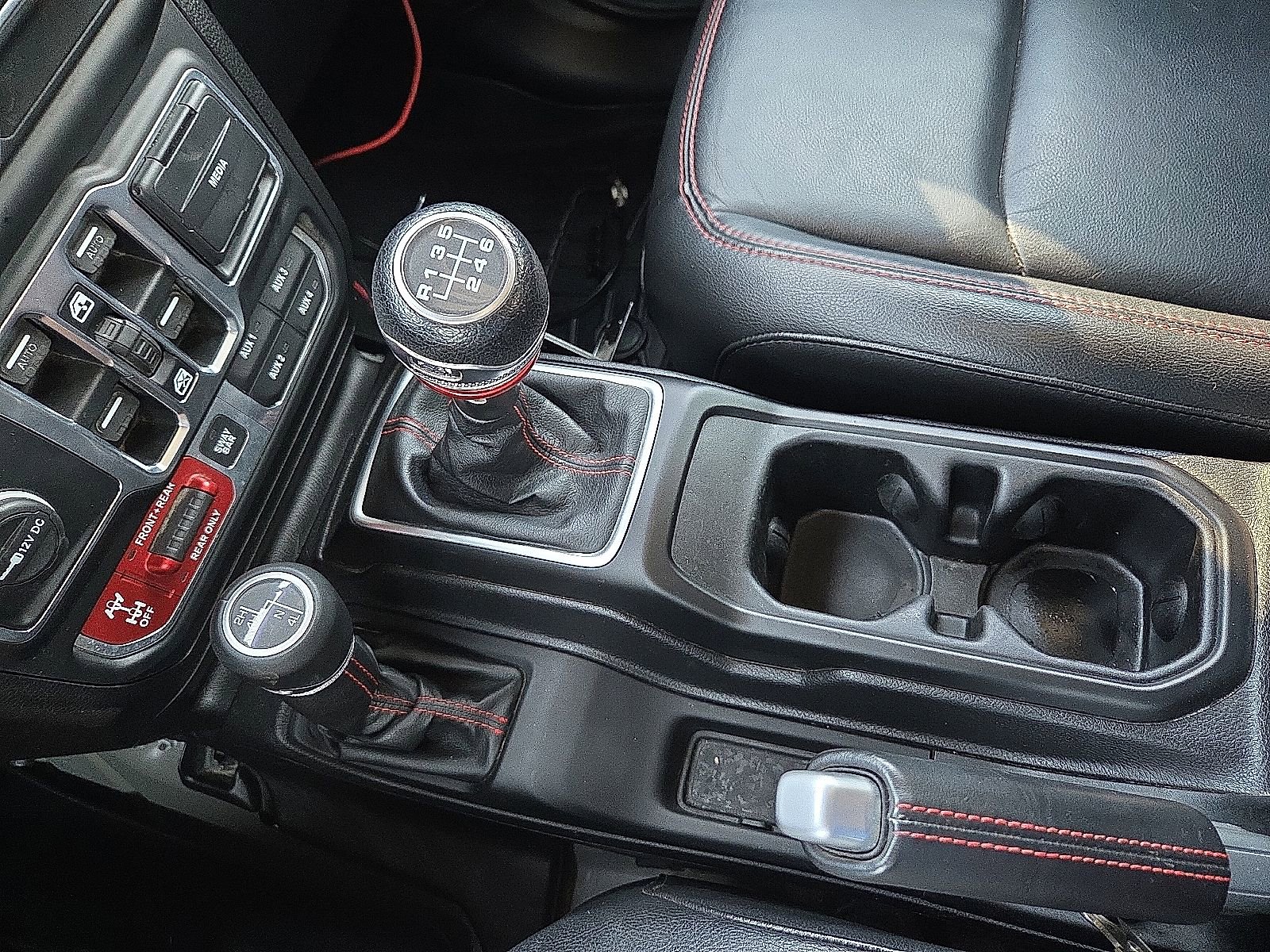 Used 2018 Jeep Wrangler Unlimited Rubicon w/ Dual Top Group image 21