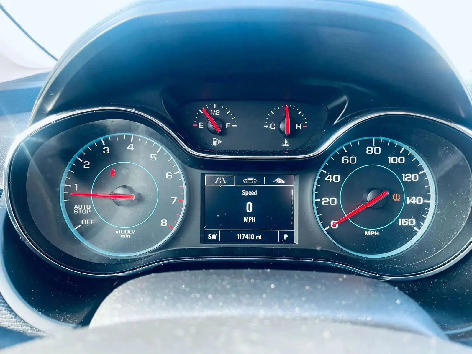 Used 2018 Chevrolet Cruze LT w/ Convenience Package image 4