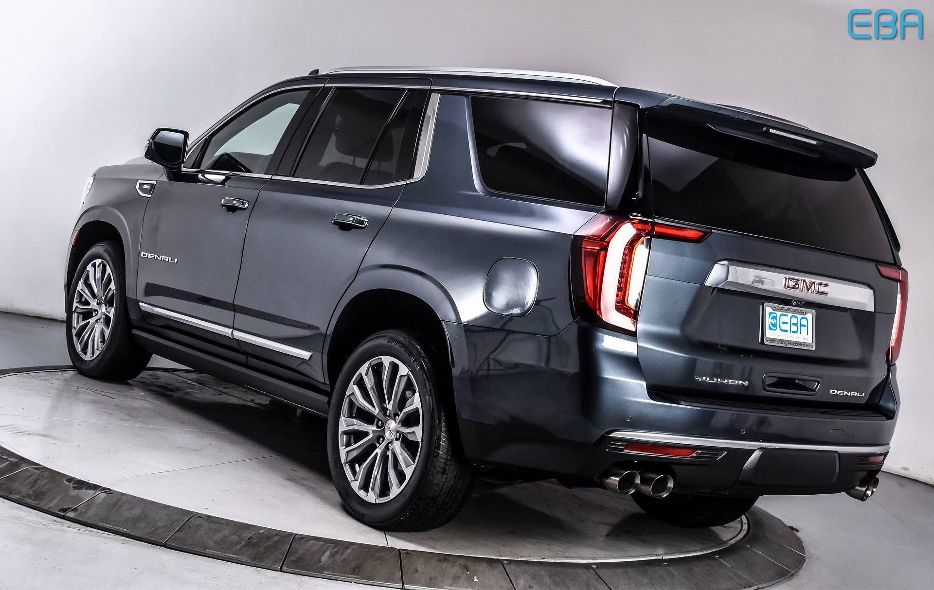 Used 2021 GMC Yukon Denali w/ Denali Premium Package image 4