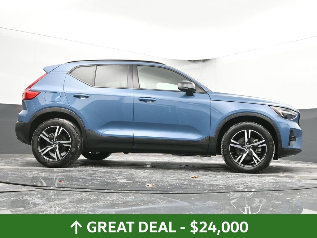 Used 2024 Volvo XC40 B5 Core image 49