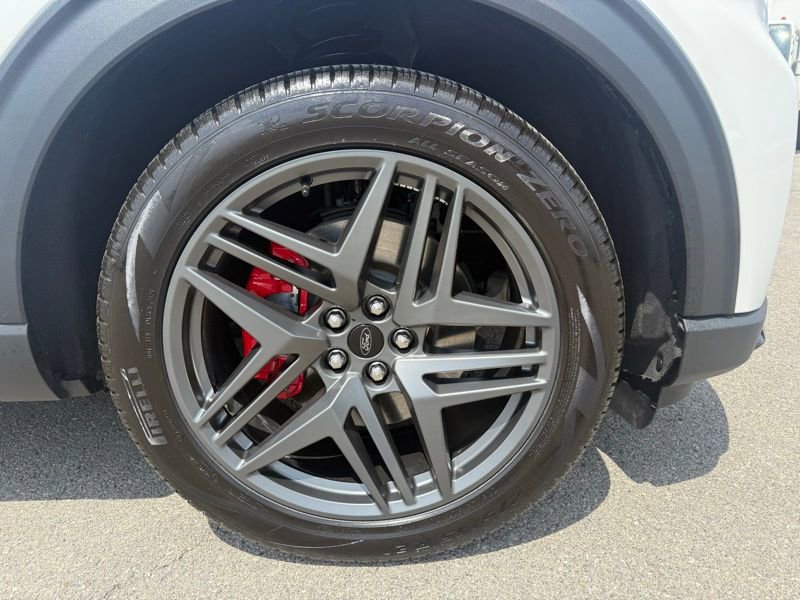 Used 2025 Ford Explorer ST w/ Sun And Sound Package AWD/4WD image 4