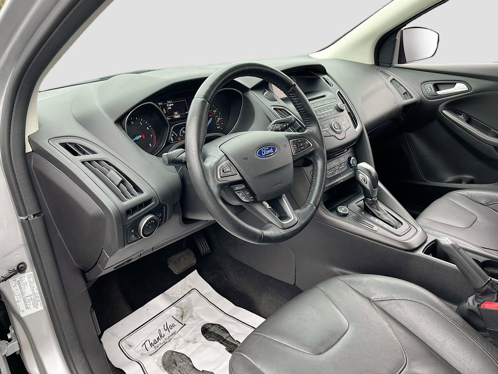 Used 2015 Ford Focus SE w/ Equipment Group 201A image 9