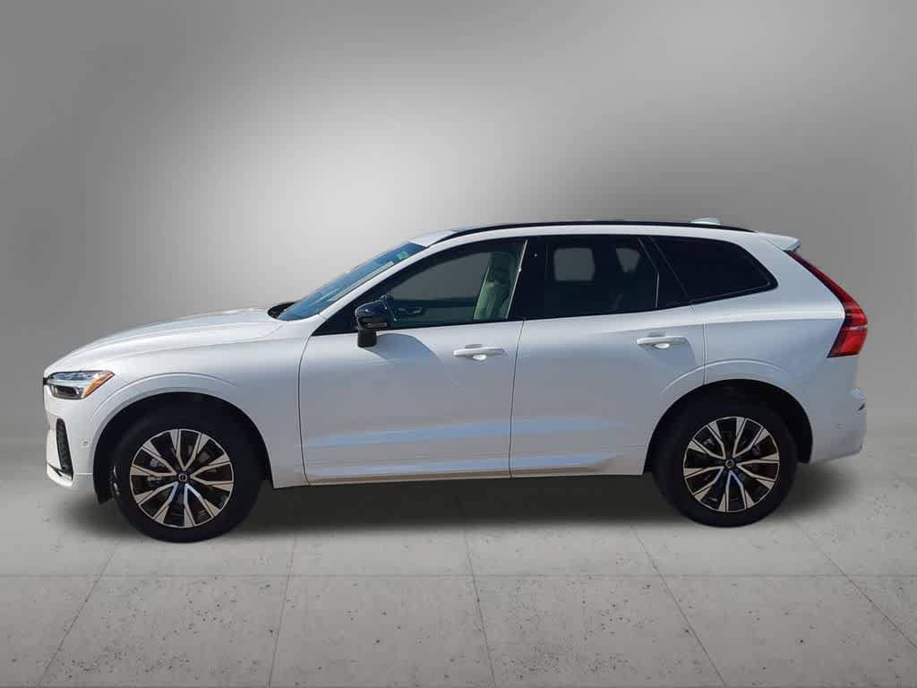 Certified 2024 Volvo XC60 B5 Plus AWD/4WD image 3