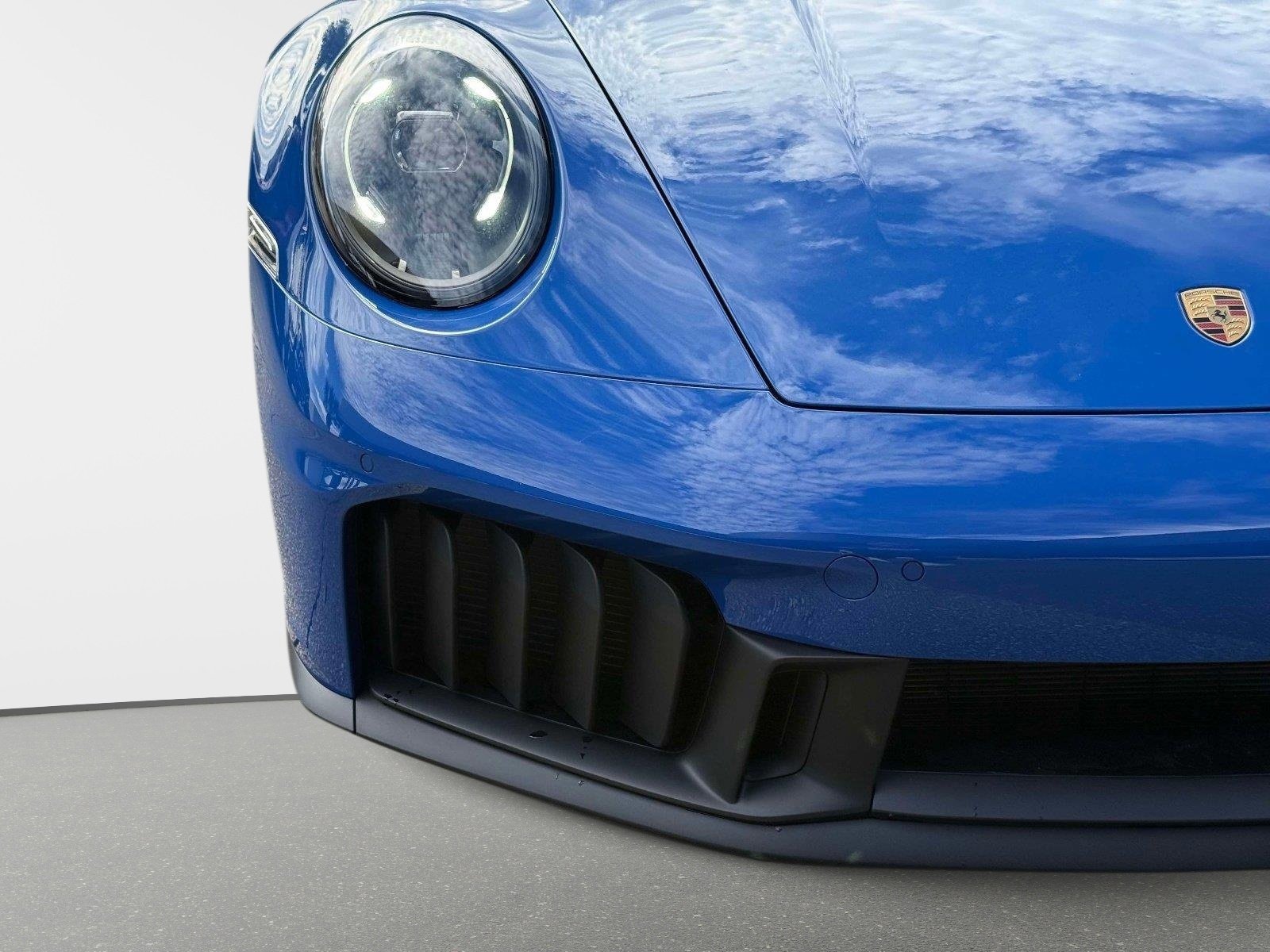 Used 2025 Porsche 911 Carrera GTS image 9