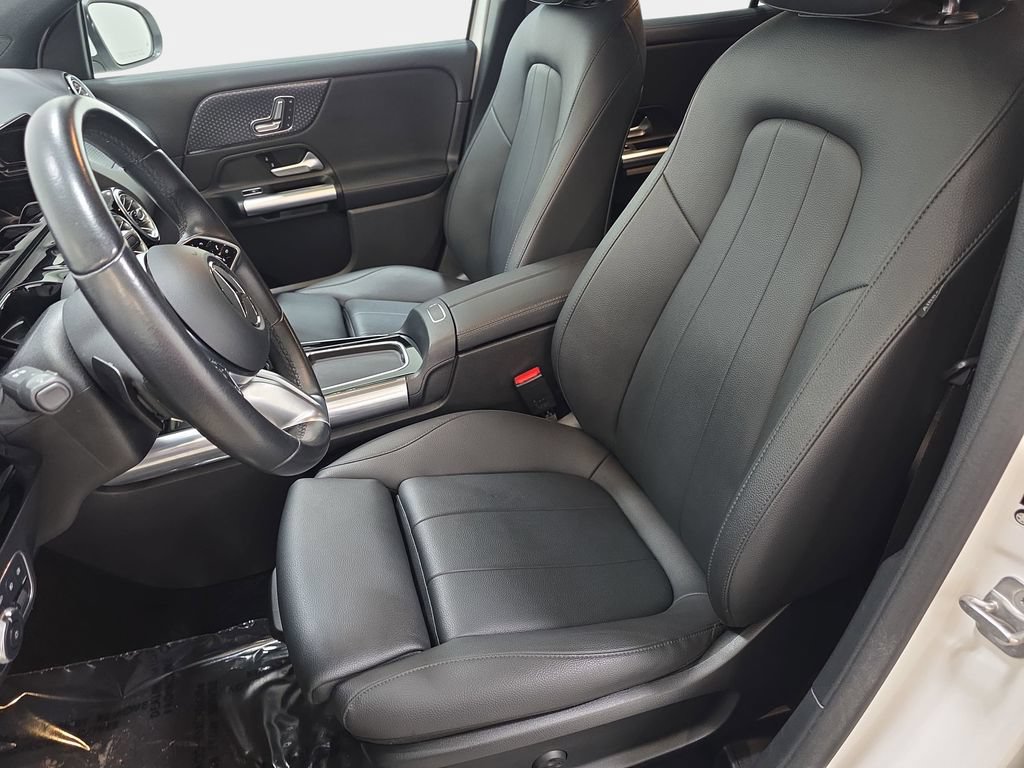 Used 2025 Mercedes-Benz GLA 250 4MATIC image 13