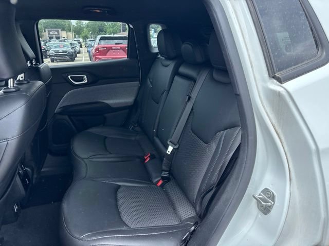 Used 2023 Jeep Compass Latitude w/ Convenience Group AWD/4WD image 14