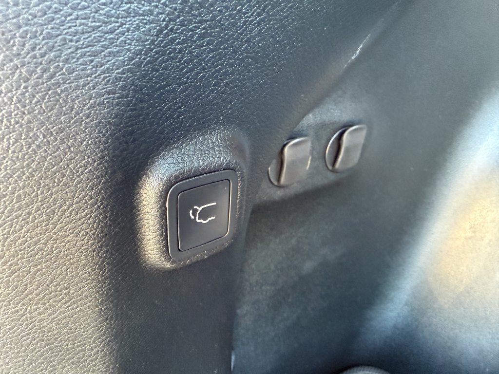 Used 2022 Jeep Cherokee Latitude Lux FWD image 17